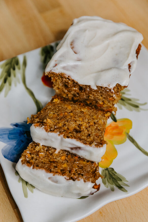 Mini Carrot Cake w/ Cinnamon Cream Cheese Frosting